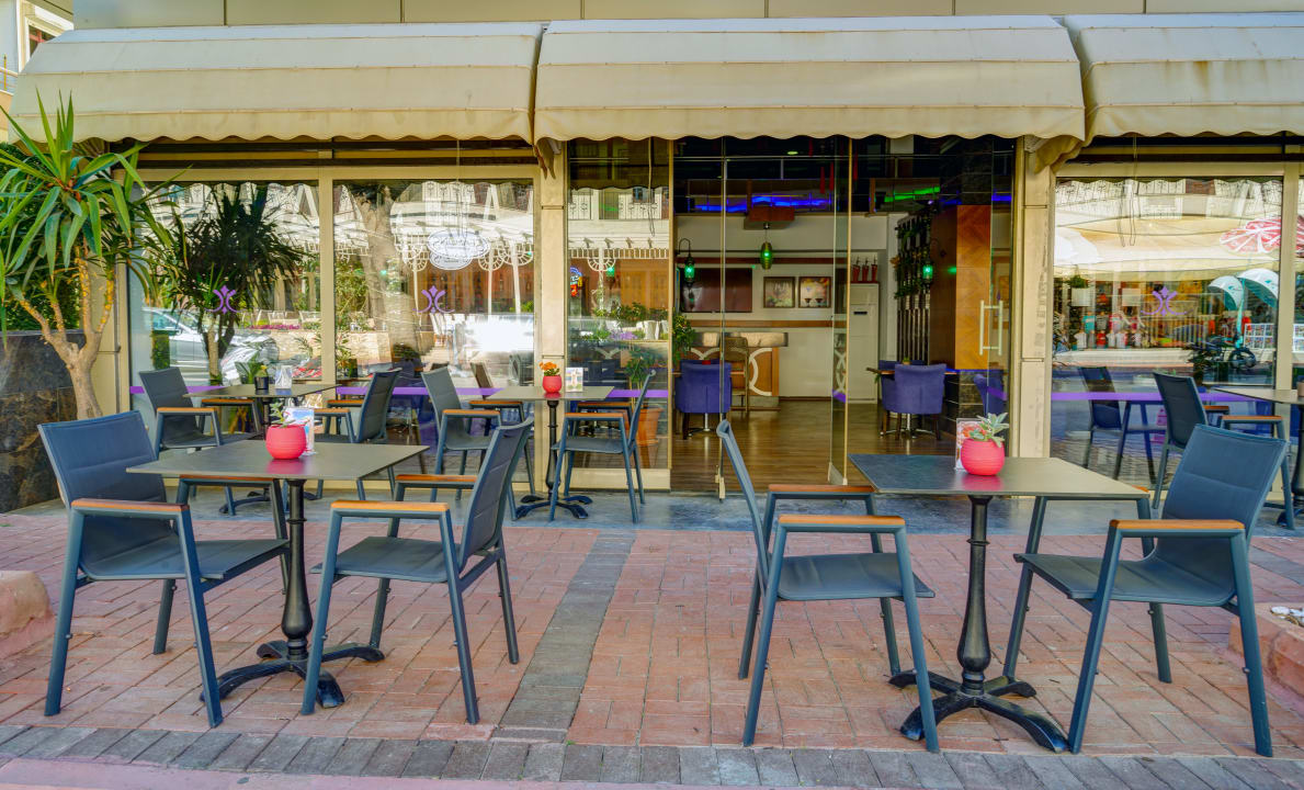 Gastro Parador Beach Hotel