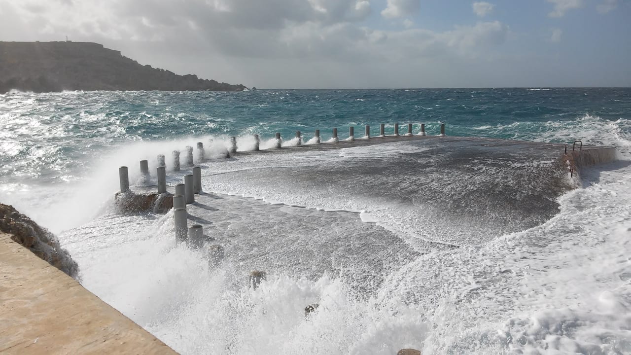 Mittelmeer ganz wild, alter Fähranleger im Sturm Riviera Spa Resort - Adults Only