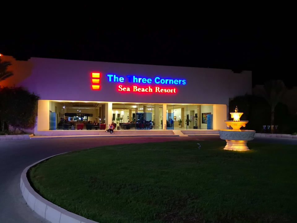 Außenansicht Three Corners Sea Beach Resort