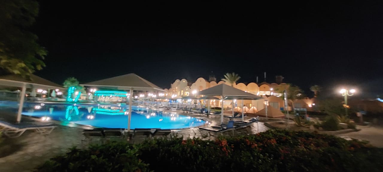 Pool Akassia Swiss Resort