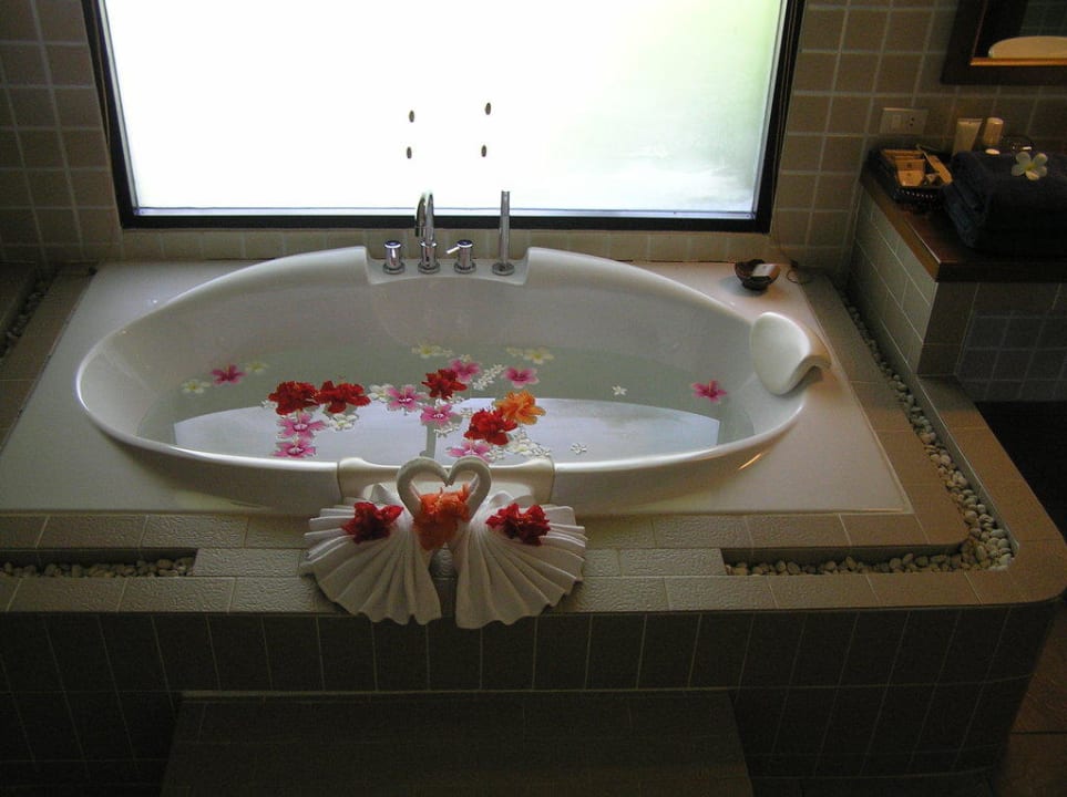 Hübsche Aufmerksamkeit des Zimmerservice Hotel Aiyapura Resort & Spa