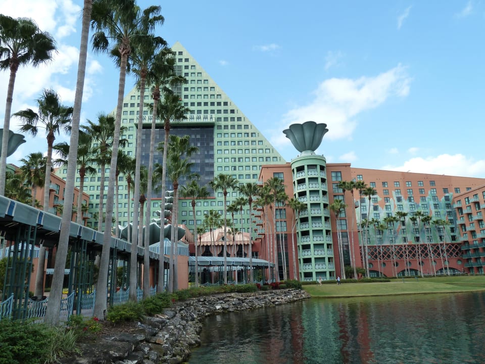 Hotelansicht vom Schiffssteg aus Walt Disney World Dolphin Resort
