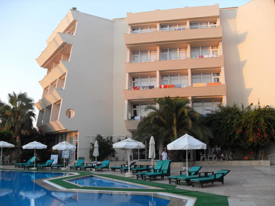 Außenansicht vom Hotel Nerton Hotel - Erwachsenenhotel ab 16 Jahren