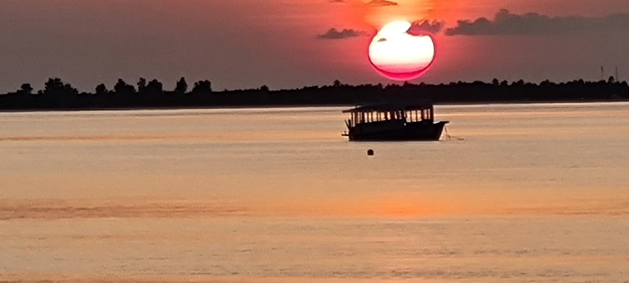 Strand Kuredu Island Resort & Spa