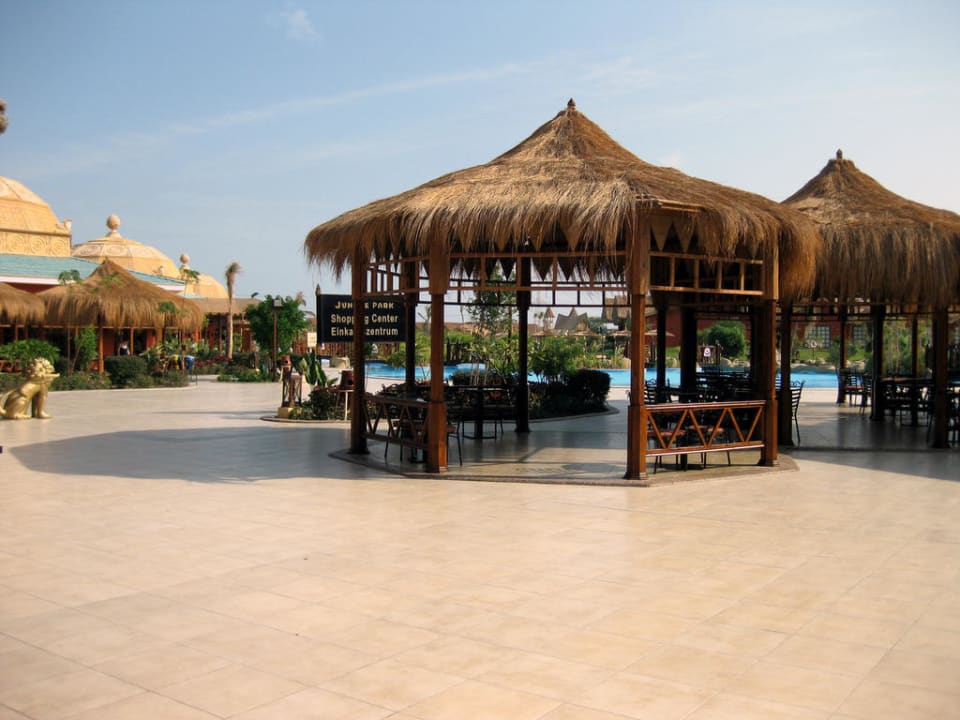 Teil der Außenansicht Pickalbatros Jungle Aqua Park Resort - Neverland Hurghada