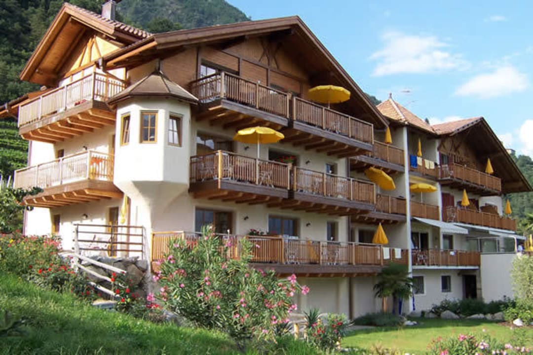 Das Hotel St. Kassian vom Süden fotografiert Hotel Kassian