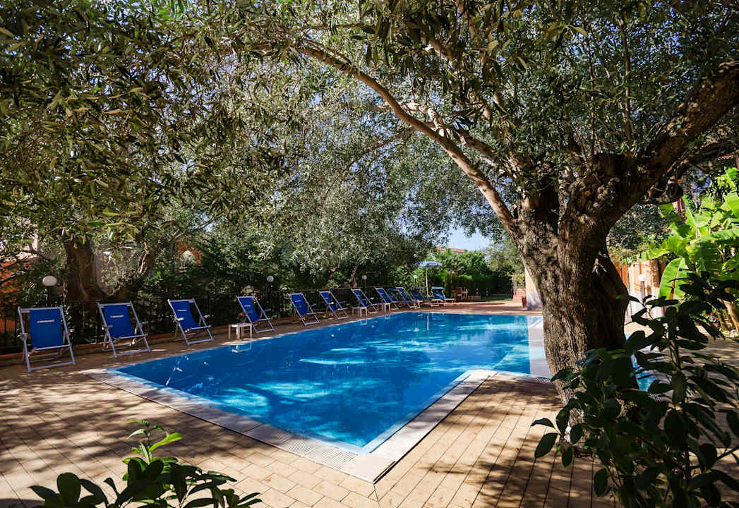 Pool Hotel Residence Villa Andrea