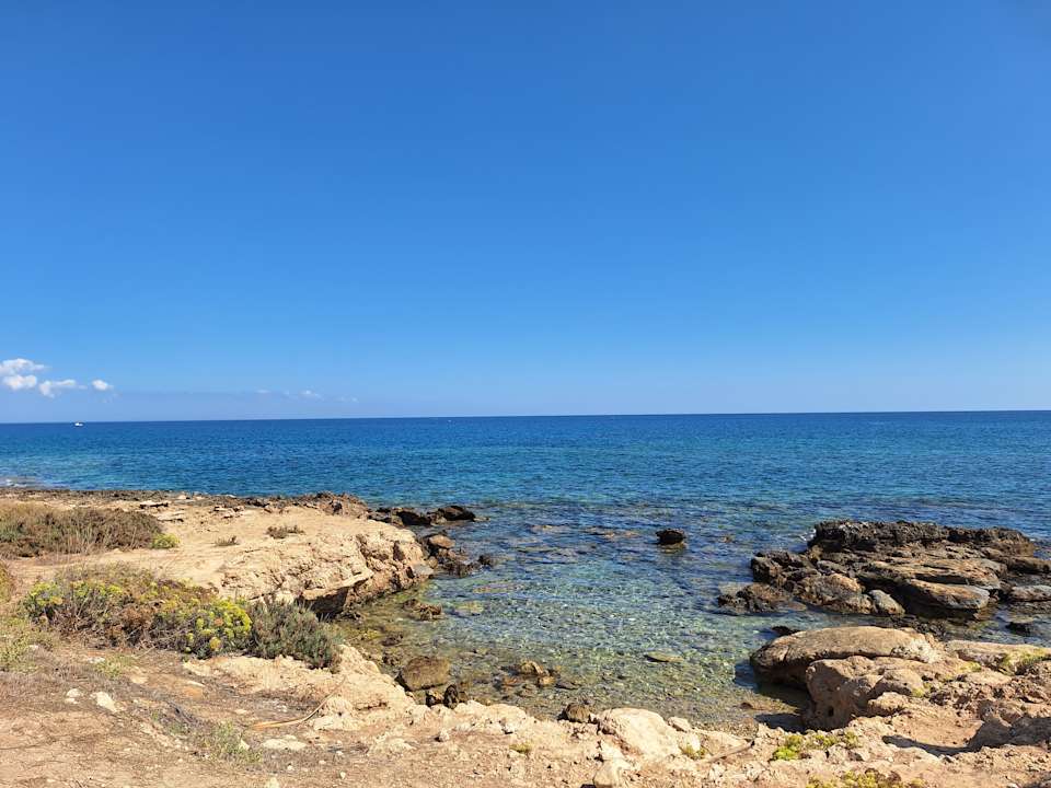 Strand Crystal Springs Beach Hotel