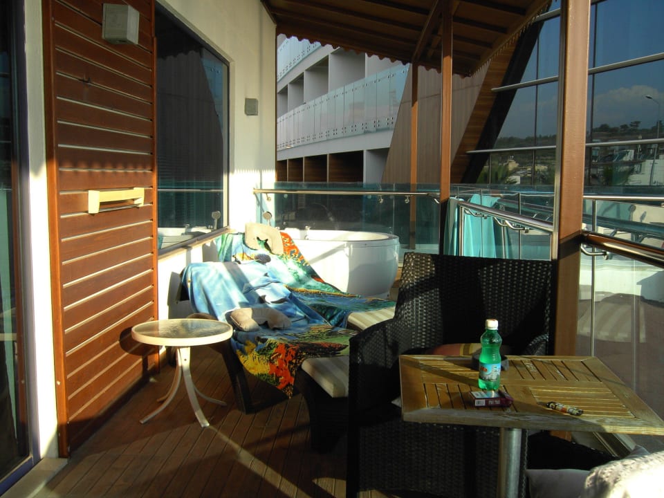 Terrasse (4401) Granada Luxury Okurcalar