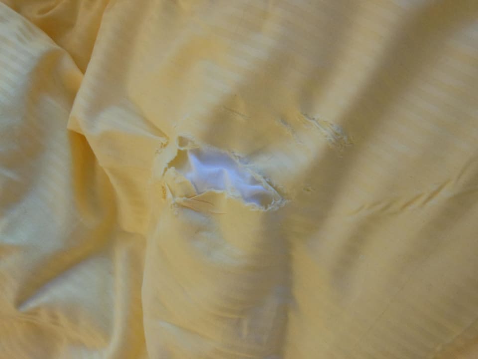 Riss in der Bettdecke Gasthaus Löffelschmiede