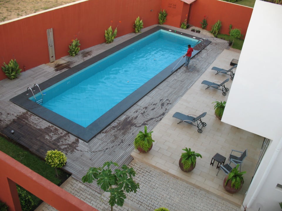 Blick auf den Pool Maison Rouge Guesthouse