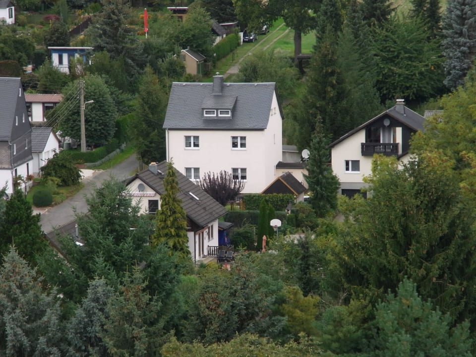Haus von weitem gesehen Ferienwohnung Familie Hößler