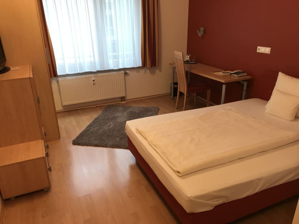 Zimmer BusinessHotel Schramberg
