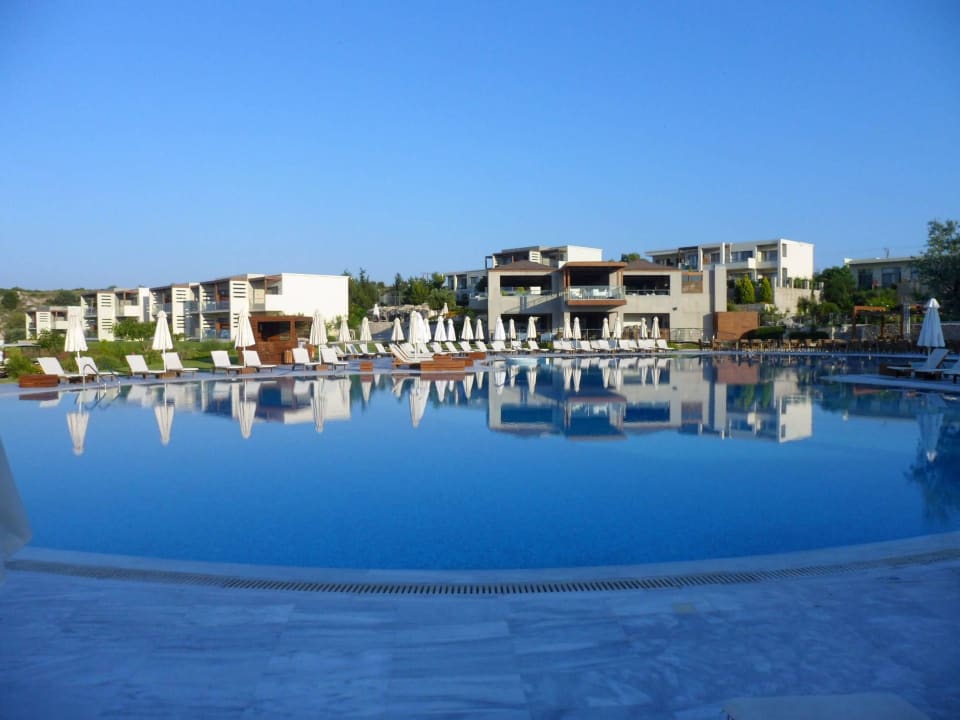 Blick zum Hauptpool SENTIDO Port Royal Villas & Spa