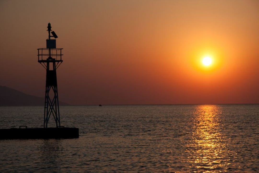 Sonnenaufgang am Strand Porto Bello Beach