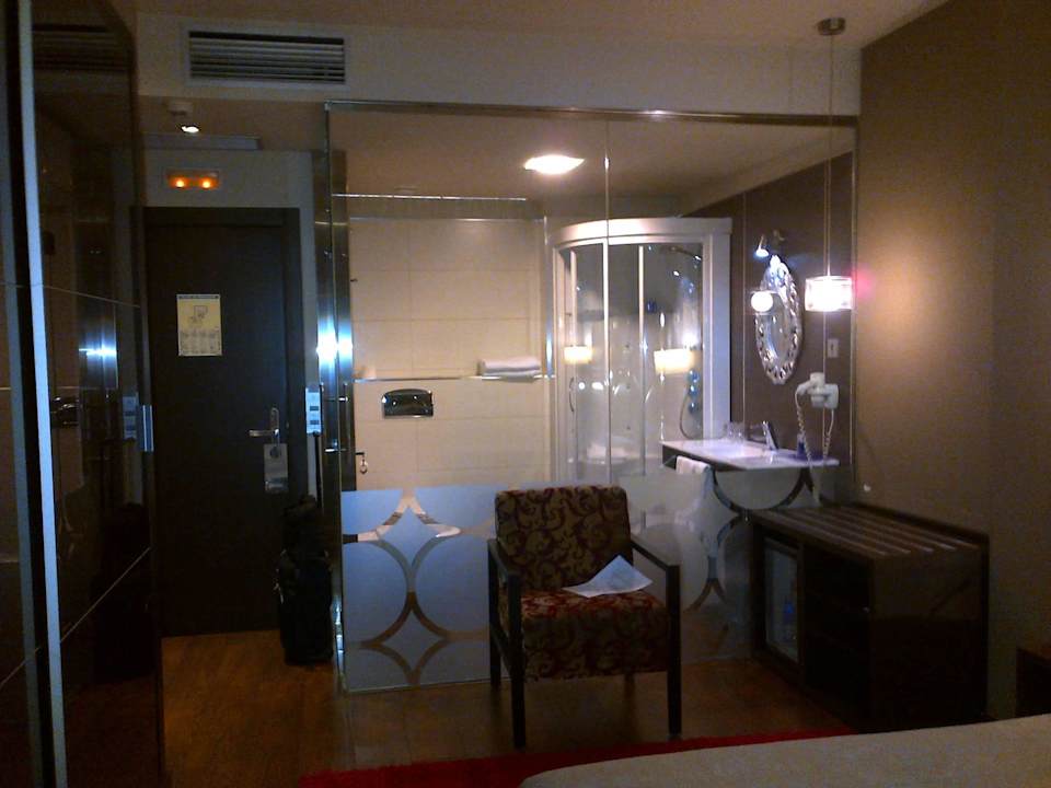 Entrada Hotel Axis Vigo