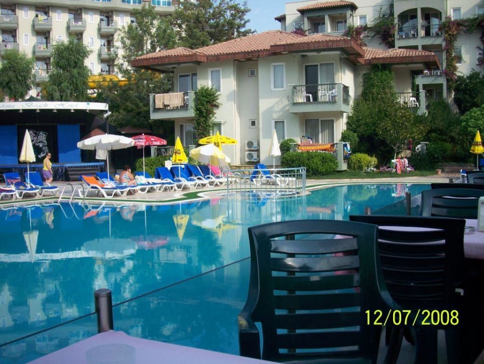 Großer Pool Hotel Gardenia Beach