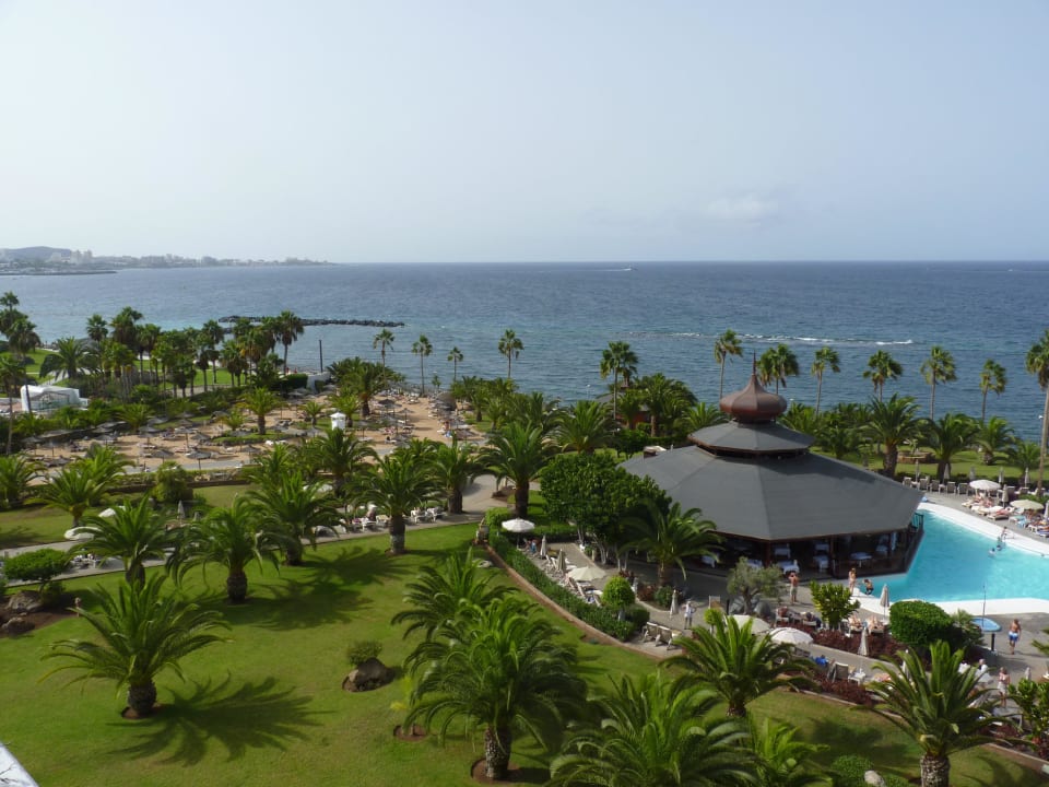 Links der "Strandbereich" Hotel Riu Palace Tenerife