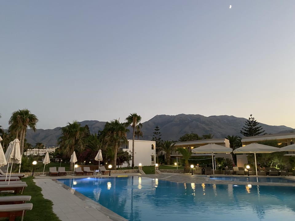 Pool HARPIN Happy Days Beach Hotel