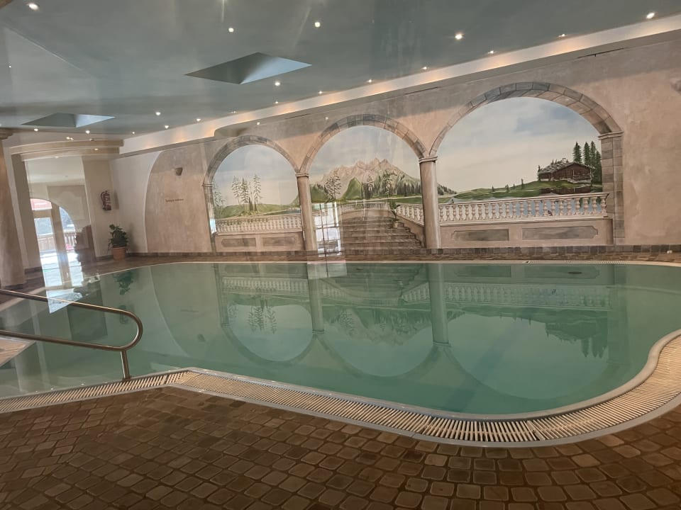 Pool Hotel Thaneller