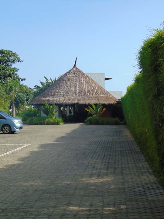 Lobby Amber Lombok Beach Resort