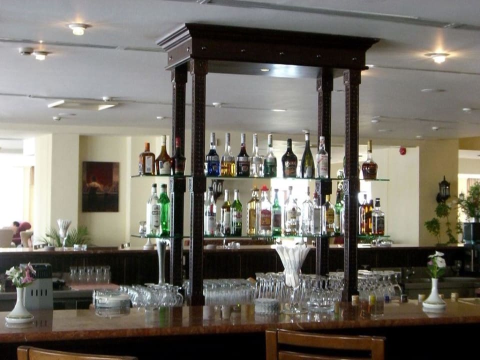 Getränkeauswahl in der Lobby Bar Steigenberger ALDAU Beach Hotel