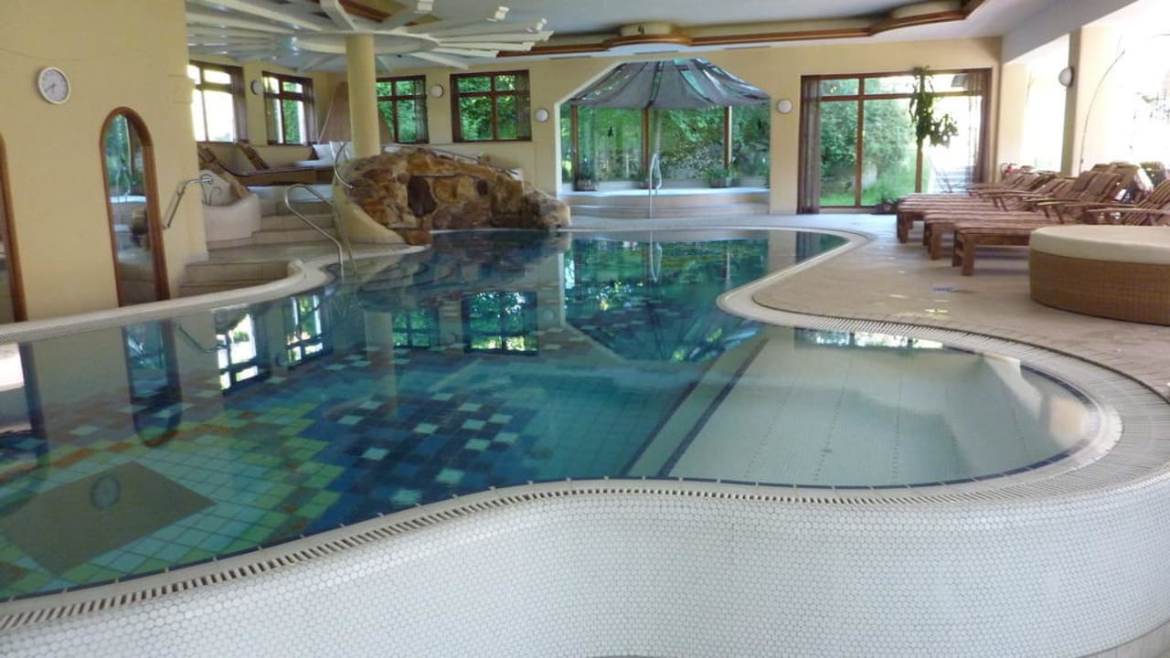 Innenpool Hotel Lindenwirt