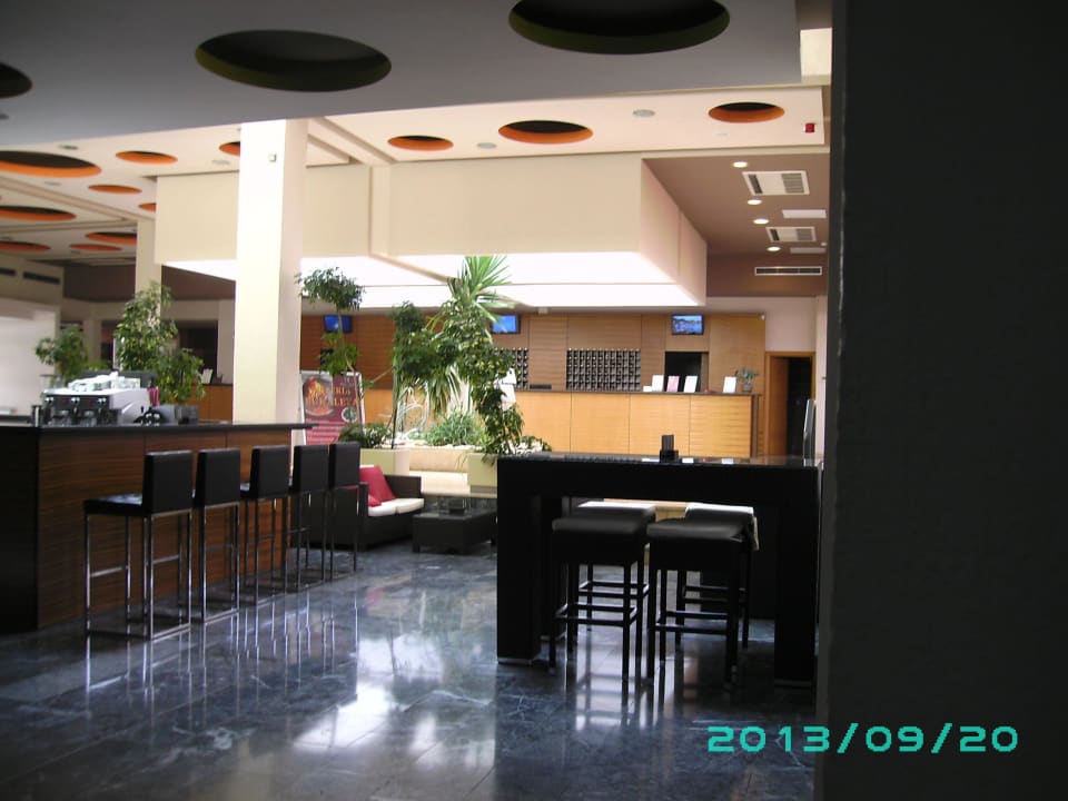 Bar in der Lobby Veya Maradiso Hotel by Aminess