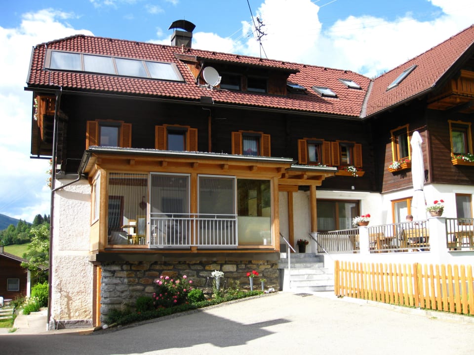 Wintergarten & Ferienwohnungen Sportbauernhof Hochalmblick