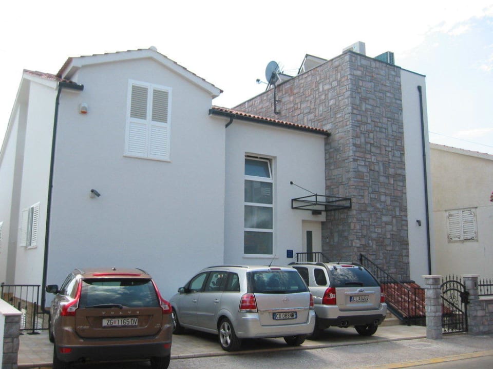 Parcheggio, entrata nord Residence Bepi Malugio