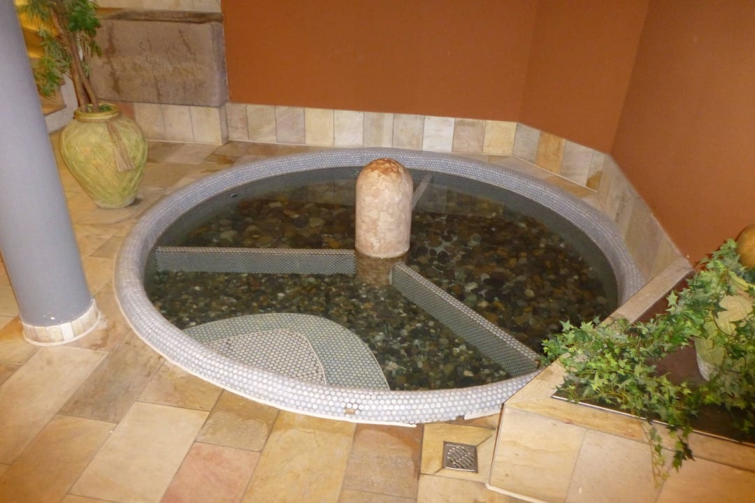 Fußmassagebecken an der Sauna Hotel Traube am See