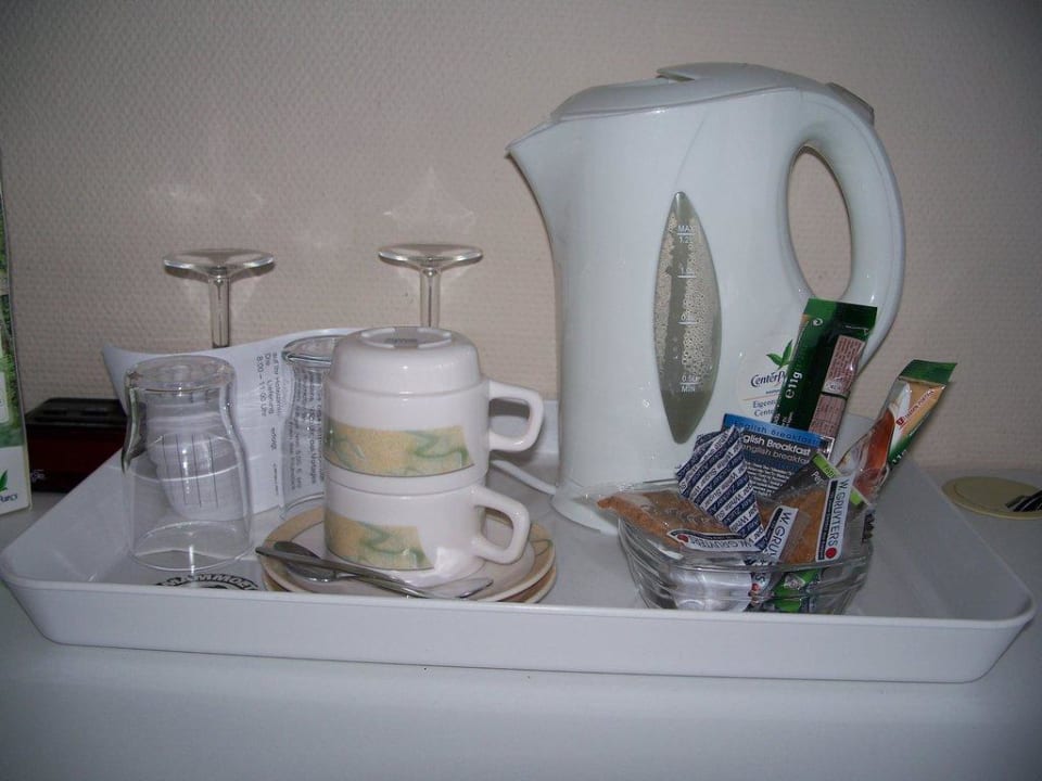 Cappuccino, Tee und Kekse im Hotelzimmer Center Parcs Park Nordseeküste