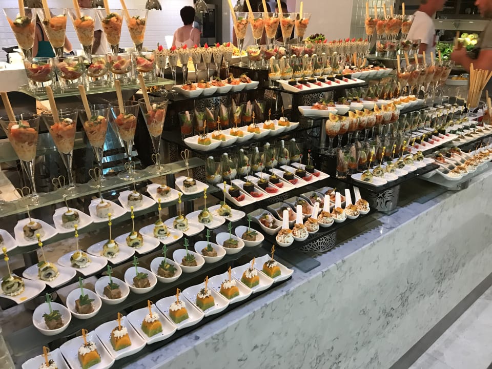 Restaurant Acanthus Cennet Barut Collection