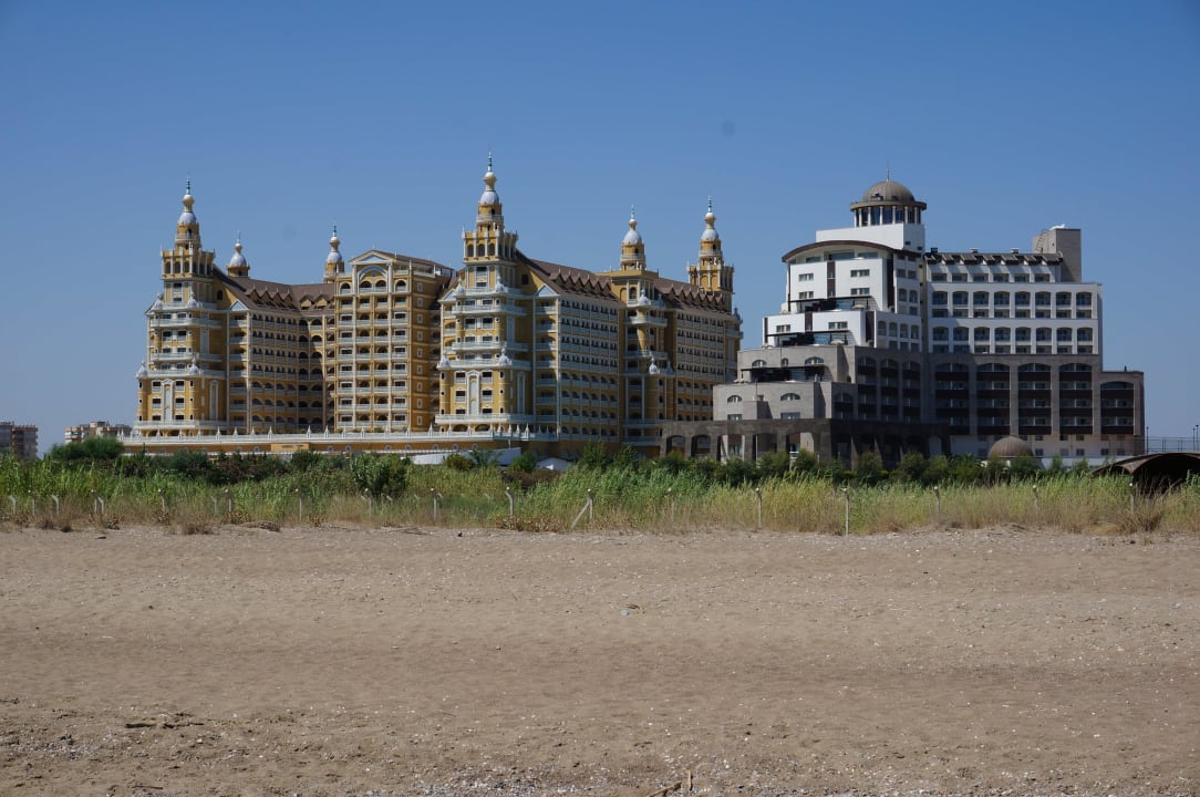 Aussenansicht vom Strand her Melas Lara Hotel
