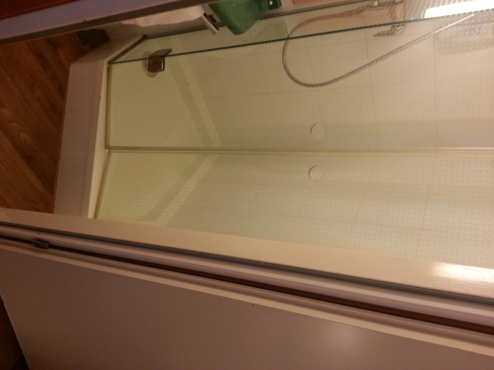 Dusche B&B Hotel Aachen-Hbf