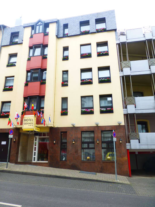 Straßenseite Hotel Granus