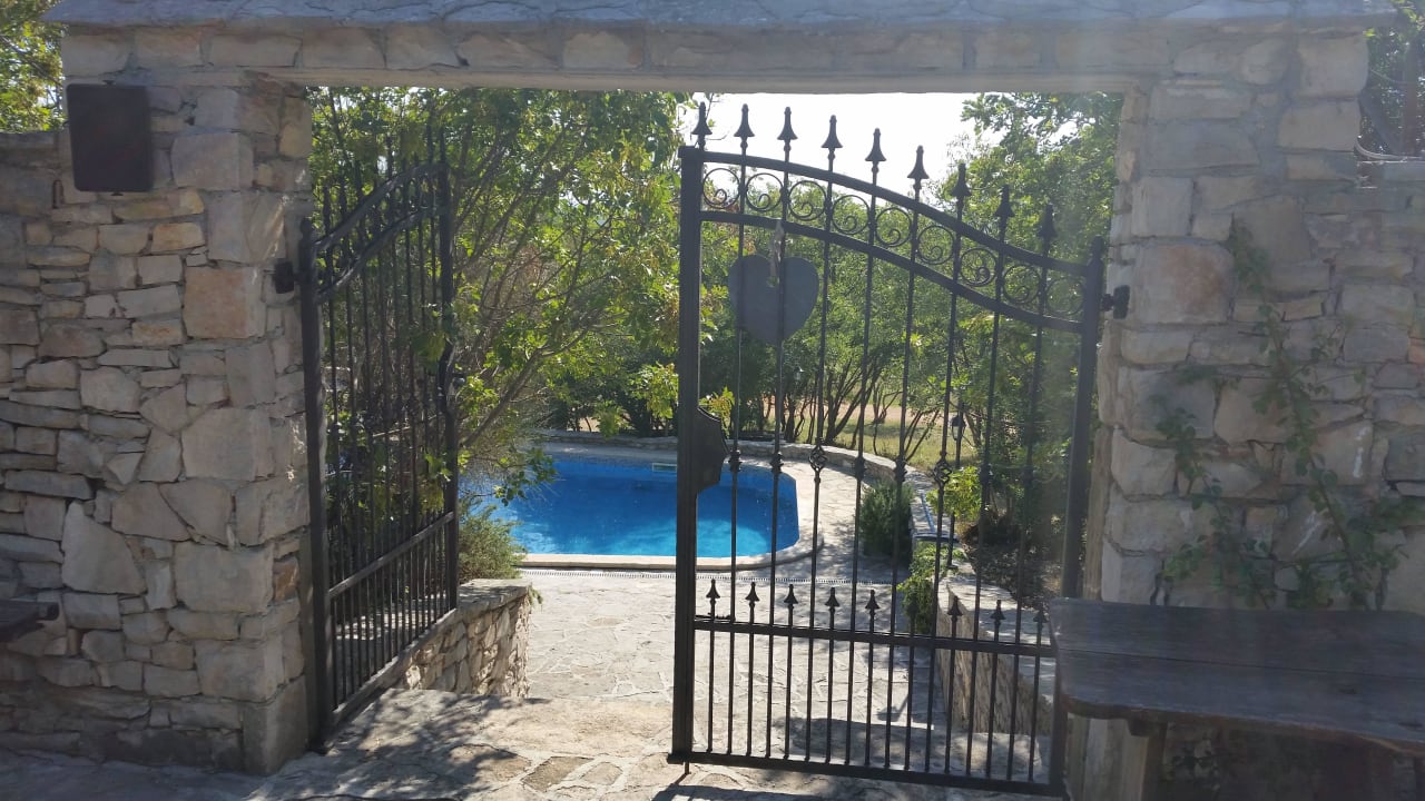 Blick auf den Pool Guesthouse Nono Ban