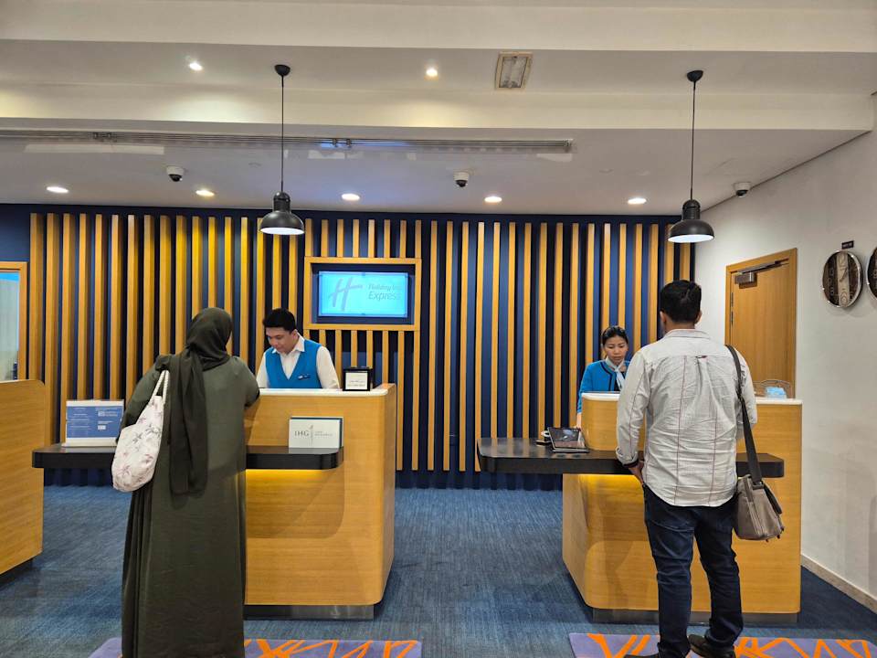 Lobby Holiday Inn Express Dubai Airport