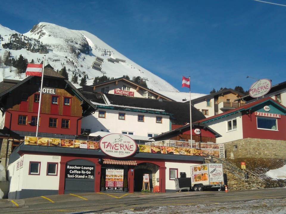 Außenansicht Hotel Taverne e.U. Partyhotel