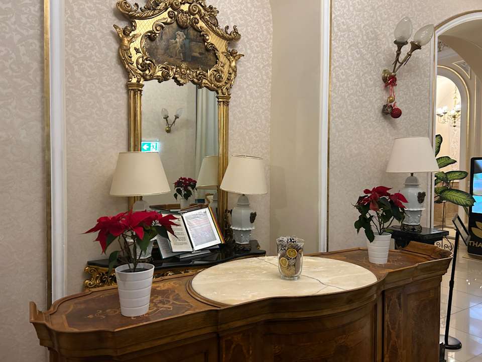 Lobby Grand Hotel Continental