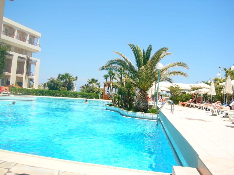 Pool Richtung Meer Rethymno Palace