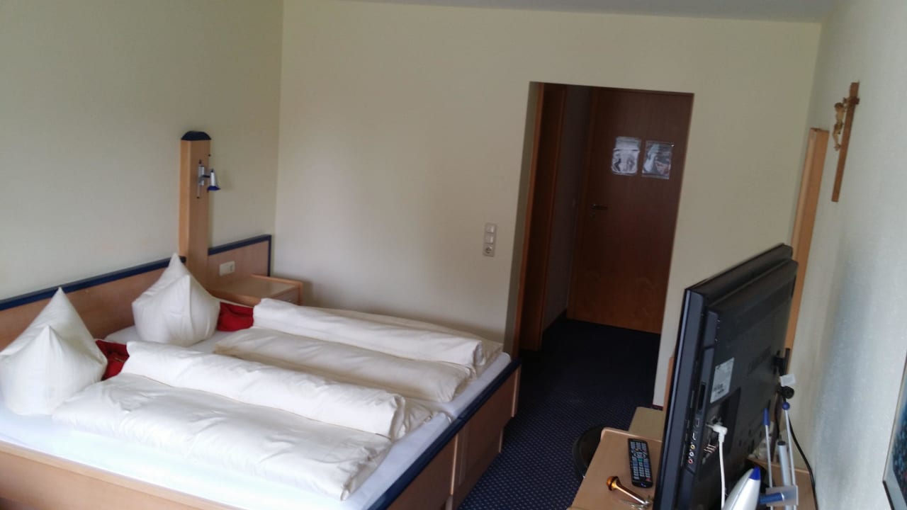 Viel Platz, sehr sauber, alles was man braucht Hotel Bernrieder Hof