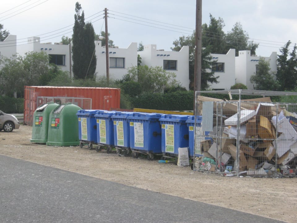 Gegenüber vom Hotel Atlantica Callisto