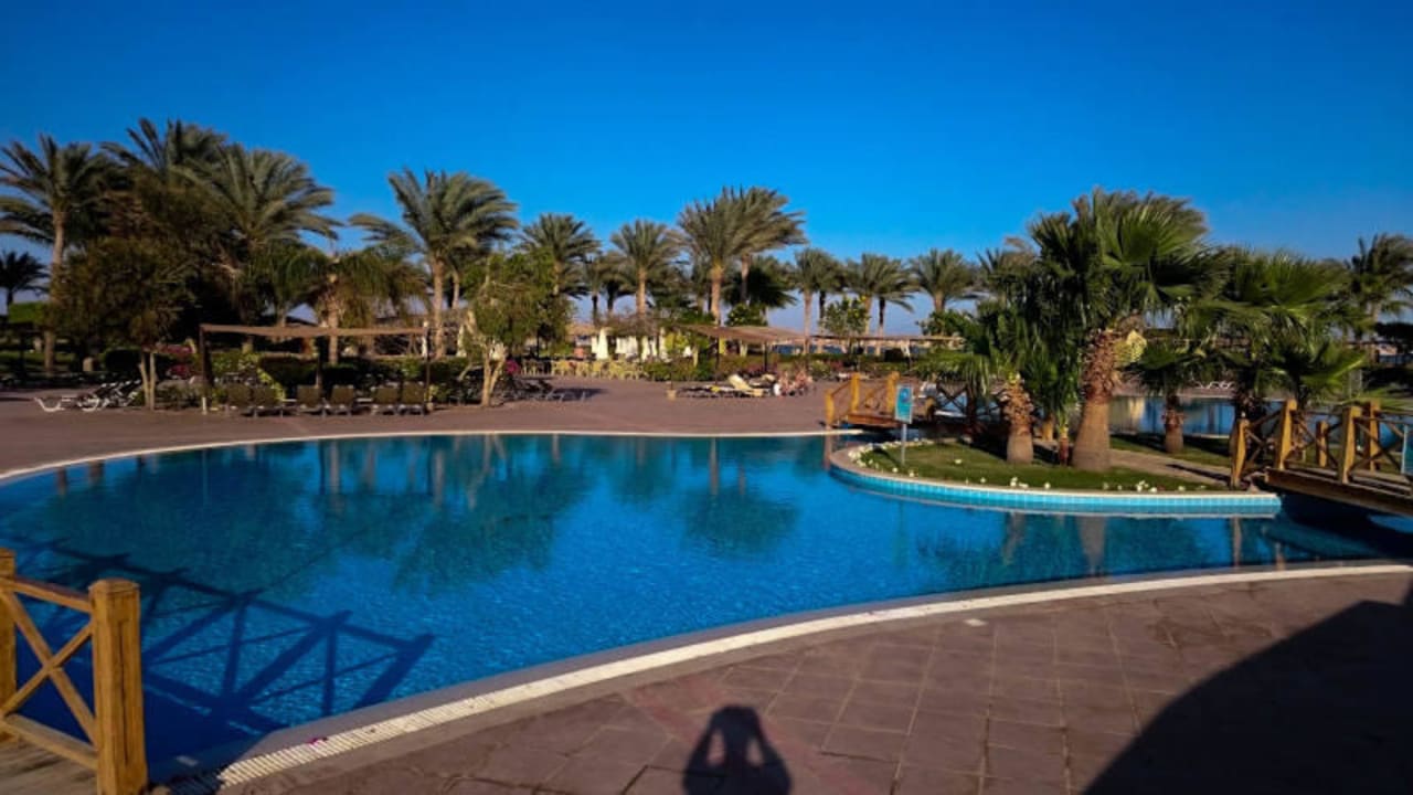 Menschenleere Poolanlage, fast Privatpool JAZ Mirabel Beach