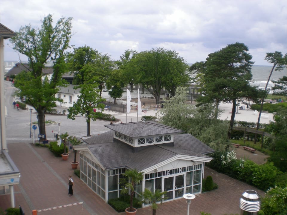 Blick zur Seeseite auf den Konzertgarten West Hotel Aquamarin