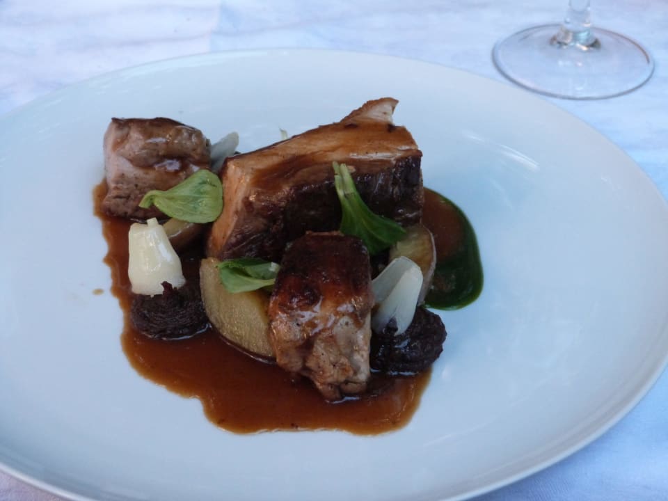 Fine Cretan cuisine Avli Lounge Apartments