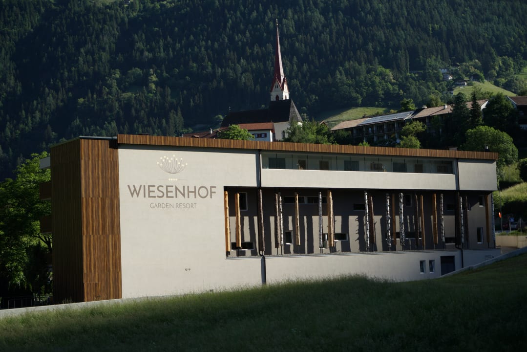 Außenansicht Hotel Wiesenhof Garden Resort