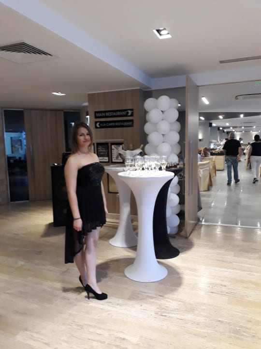 Jeden Abend ein anderes Thema hier schwarz weiß HVD Viva Club Hotel