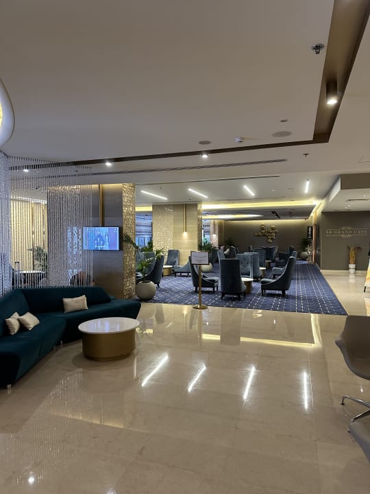 Lobby Two Seasons Hotel & Apartments