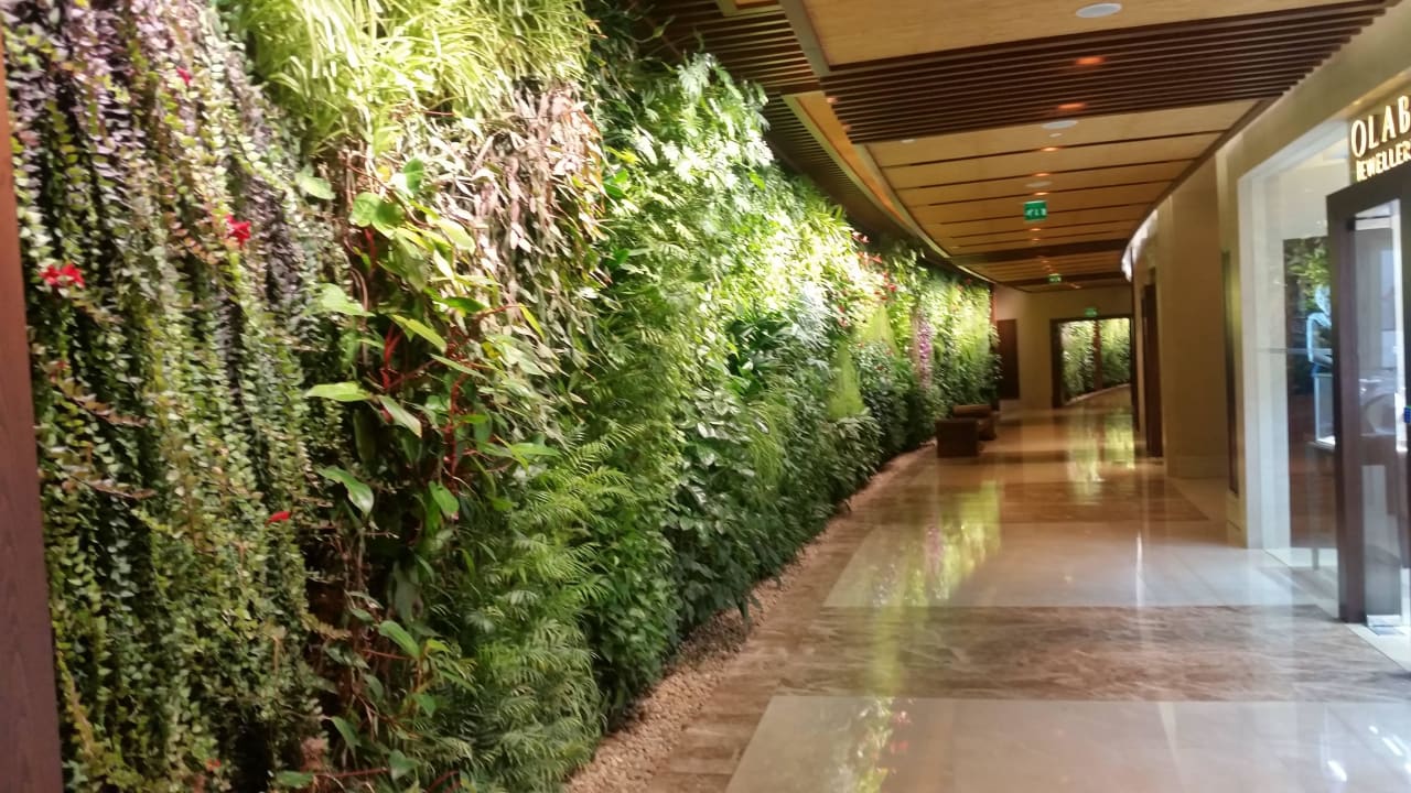 Weg von der Lobby zum Buffetrestaurant Sofitel Dubai The Palm Resort & Spa